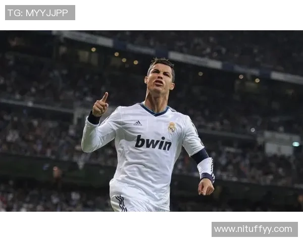 足球明星的崛起与影响力分析：从梅西到C罗的传奇之路